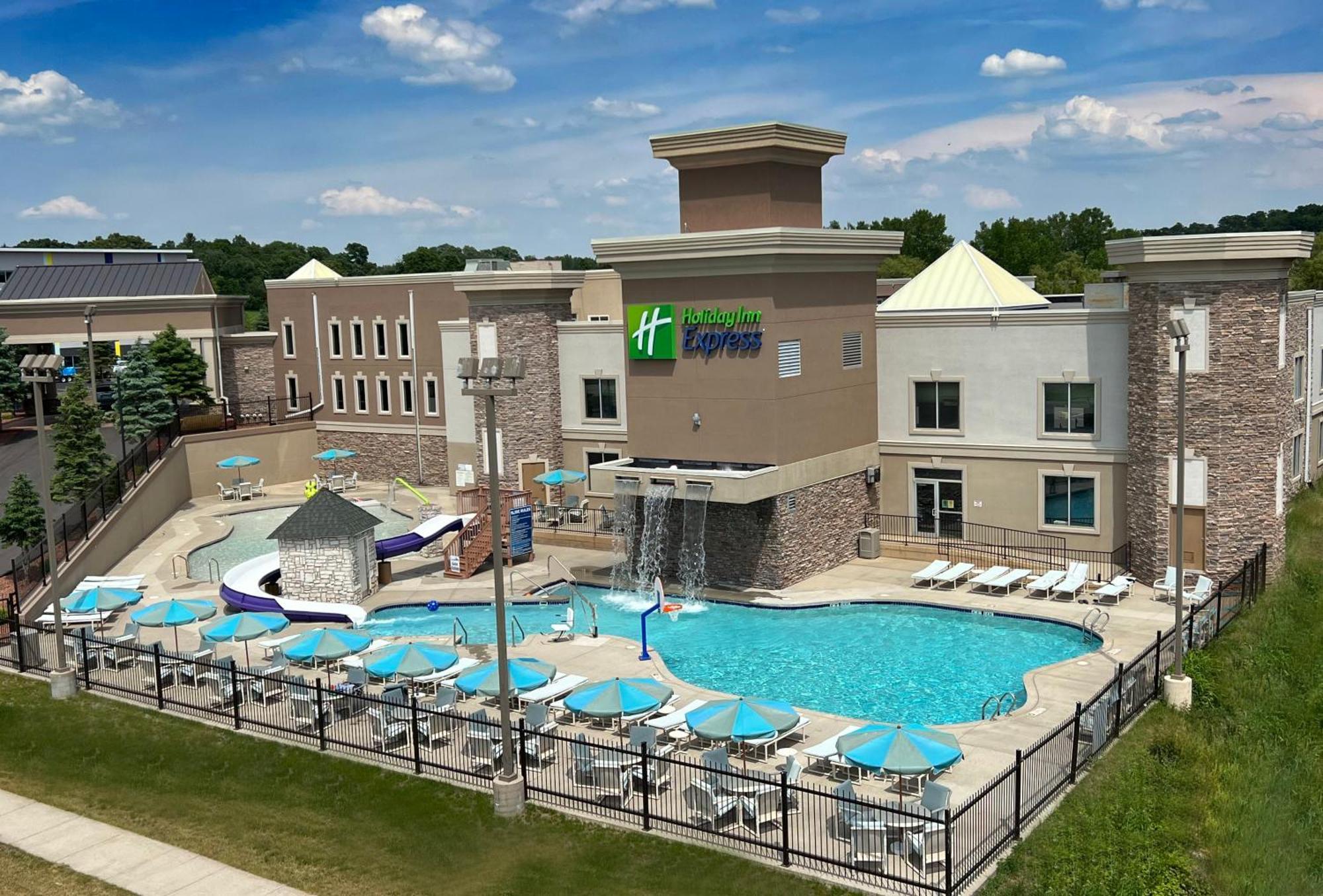 Express By Ihg Hotel Wisconsin Dells