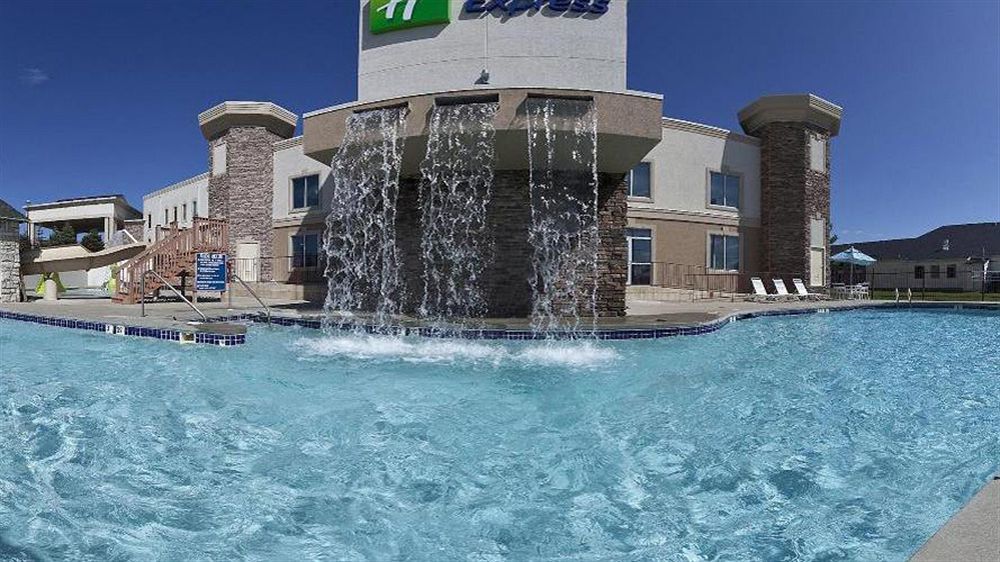 Hotel Express By Ihg Wisconsin Dells
