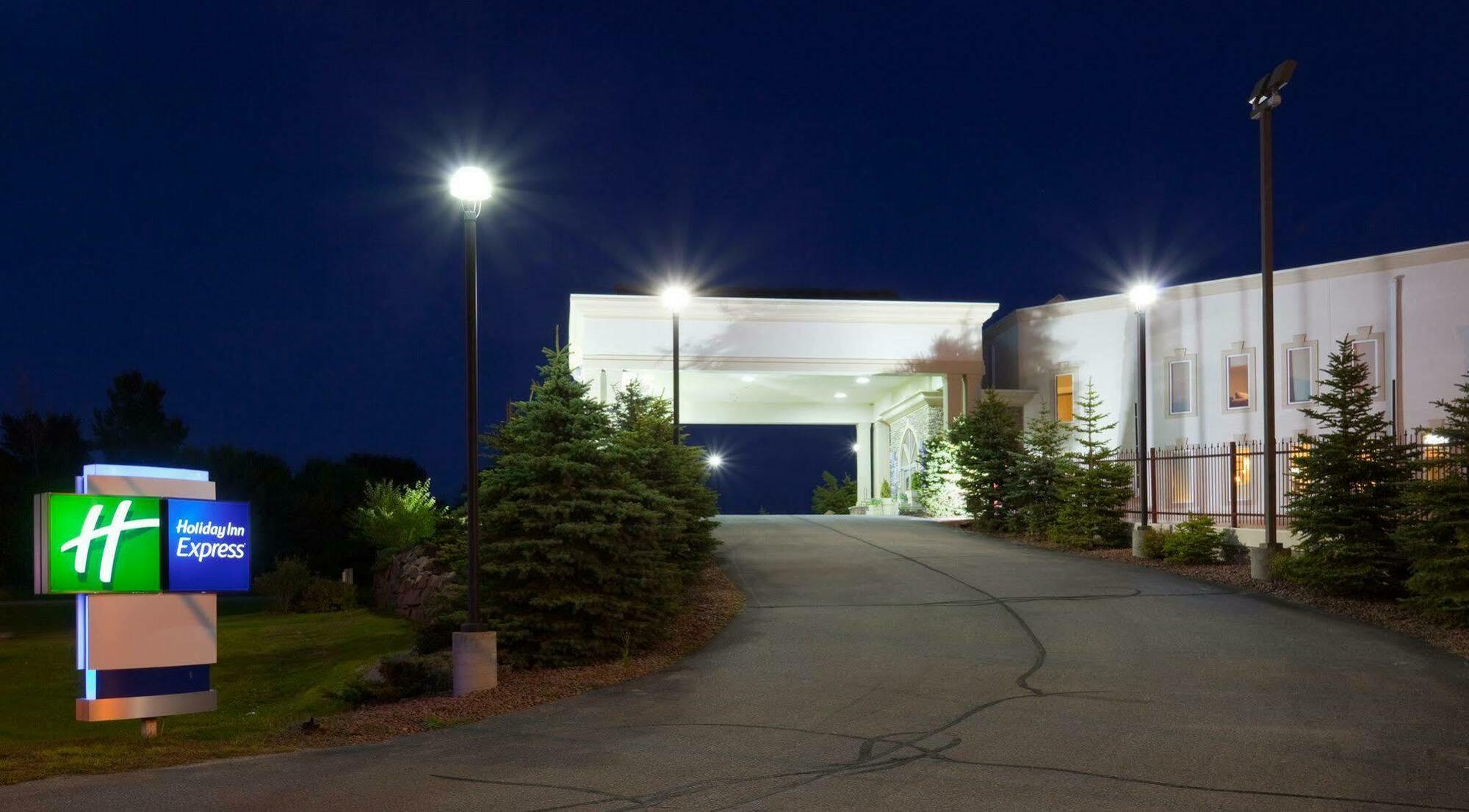 Express By Ihg Wisconsin Dells